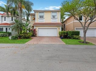 4-bedroom Single-Family Home — 1104 Redwood St, Hollywood, 33019