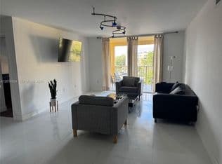 2-bedroom Condo — 19555 E Country Club Dr #8507, Aventura, 33180