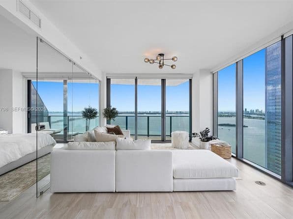 3-bedroom Condo — 460 NE 28th St APT 3508, Miami, FL 33137