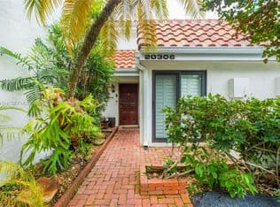 2+1 Townhouse — 20306 NE 34th Ct #39, Aventura, 33180