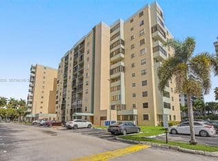 2+1 Condo — 5055 NW 7th St APT 112, Miami, 33126