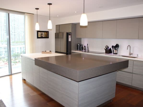 Building — For Rent, Miami 33131