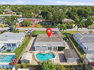 4+1 Müstakil ev — 7151 SW 14th St, Pembroke Pines, 33023