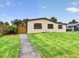 3+1 Müstakil ev — 6250 NW 14th St, Sunrise, 33313