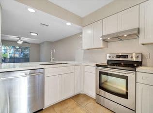 2-bedroom Townhouse — 6207 Riverwalk Lane #5, Jupiter, 33458