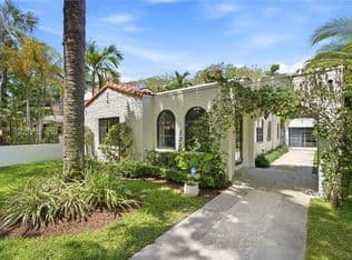 4-bedroom Single-Family Home — 1220 Cordova St, Coral Gables, 33134