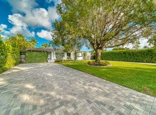4+1 Müstakil ev — 13801 NE 1st Ave, Miami, 33161