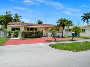 3-bedroom Single-Family Home — 903 NE 2nd St, Hallandale, 33009