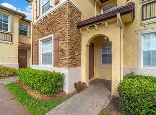 3+1 Townhouse — 1720 NE 33rd Ave #1045, Homestead, 33033