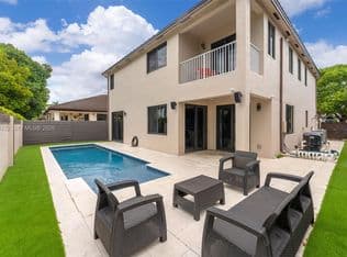 5+1 Müstakil ev — 15454 SW 41st Ter, Miami, 33185