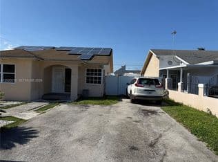 3-bedroom Single-Family Home — 16171 SW 297th Ter, Homestead, 33033