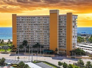 2-bedroom Condo — 328 N Ocean Blvd APT 302, Pompano Beach, 33062