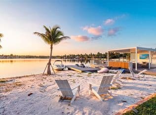4+1 Müstakil ev — 9440 SW 136th St, Miami, 33176