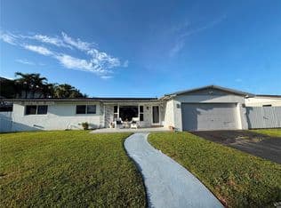 4-bedroom Single-Family Home — 14234 SW 75th Ter, Miami, 33183