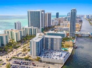2+1 Condo — 3800 S Ocean Dr APT 1710, Hollywood, 33019