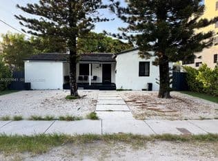 4+1 Müstakil ev — 2723 SW 13th St, Miami, 33145