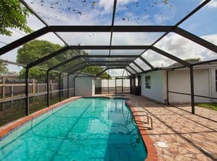 4-bedroom Single-Family Home — 19522 NW 37th Ct, Miami Gardens, 33055