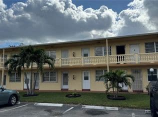 1-bedroom Condo — 160 NE 203rd Ter #E31, Miami, 33179