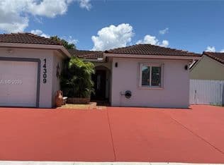 3-bedroom Single-Family Home — 14309 SW 181st St, Miami, 33177