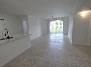 2-bedroom Condo — 2021 Renaissance Blvd APT 104, Hollywood, 33025