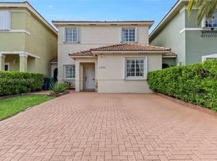3+1 Müstakil ev — 13364 SW 143rd St, Miami, 33186
