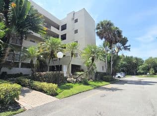 1-bedroom Condo — 2900 NW 42nd Avenue #A306, Coconut Creek, 33066