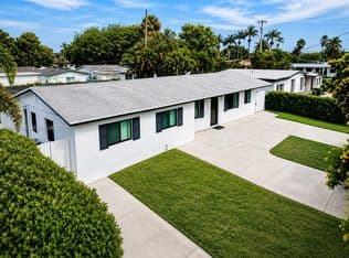 5+1 Müstakil ev — 18150 NW 82nd Ave, Hialeah, 33015