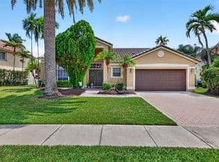 4+1 Müstakil ev — 19352 NW 11th St, Pembroke Pines, 33029