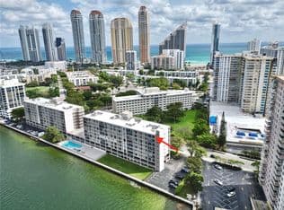 2-bedroom Condo — 17500 N Bay Rd #S907, Sunny Isles Beach, 33160