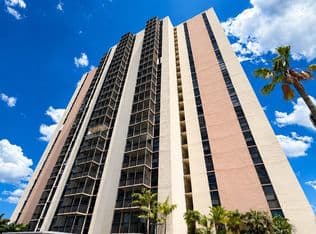 2+1 Condo — 20301 W Country Club Drive #329, Aventura, 33180