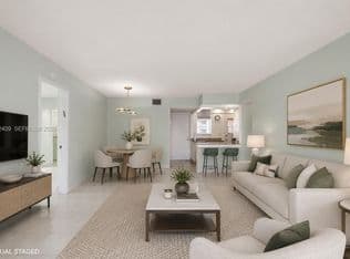 2+1 Condo — 2903 Point East Dr APT K414, Aventura, 33160