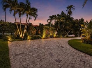 3+1 Müstakil ev — 6811 SW 48th Ter, Miami, 33155