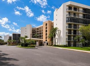 2-bedroom Condo — 5279 S FOUNTAINS Drive S #703, Lake Worth, 33467