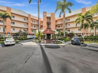 2+1 Condo — 7735 Yardley Drive #305, Tamarac, 33321
