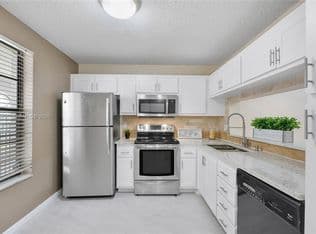 2-bedroom Condo — 2382 NW 89th Dr #2382, Coral Springs, 33065
