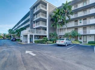 2+1 Condo — 4800 Hillcrest Ln APT 511, Hollywood, 33021