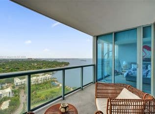 2+1 Condo — 601 NE 36th St APT 2703, Miami, 33137