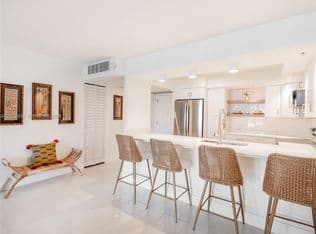 1+1 Condo — 5701 Collins Ave APT 307, Miami Beach, 33140