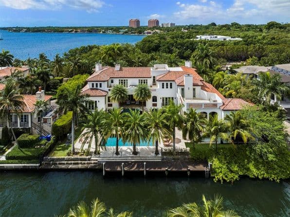 7-bedroom Single-Family Home — 3305 S Moorings Way, Miami, FL 33133