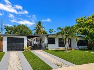 3+1 Müstakil ev — 4825 SW 111th Ave, Miami, 33165