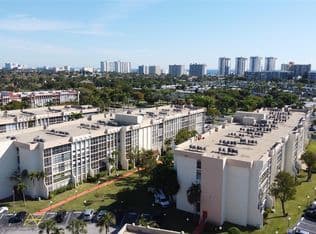 2+1 Condo — 851 Three Islands Blvd APT 411, Hallandale, 33009
