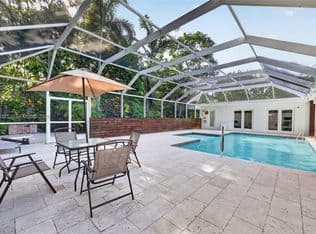 4+1 Müstakil ev — 15200 SW 81st Ave, Palmetto Bay, 33157