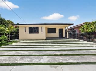 5+1 Müstakil ev — 2216 SW 62nd Ave, Miami, 33155