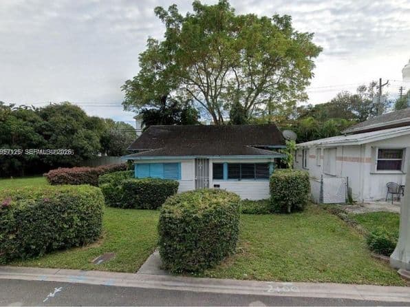 2-bedroom Single-Family Home — 134 Florida Ave, Coral Gables, FL 33133
