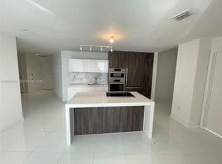 2-bedroom Condo — 851 NE 1st Ave Unit 3103, Miami, 33132