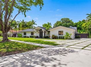 5+1 Müstakil ev — 17701 SW 87th Ave, Palmetto Bay, 33157