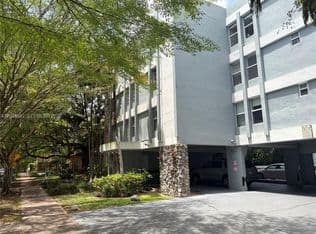 2+1 Condo — 820 Salzedo St APT 405, Coral Gables, 33134