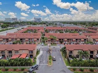 2-bedroom Townhouse — 1809 SW 107th Ave APT 2707, Miami, 33165