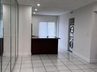 2+1 Condo — 5480 W 21st Ct APT 404, Hialeah, 33016