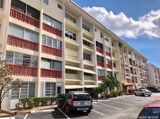 2+1 Condo — 215 SE 3rd Ave APT 407B, Hallandale, 33009